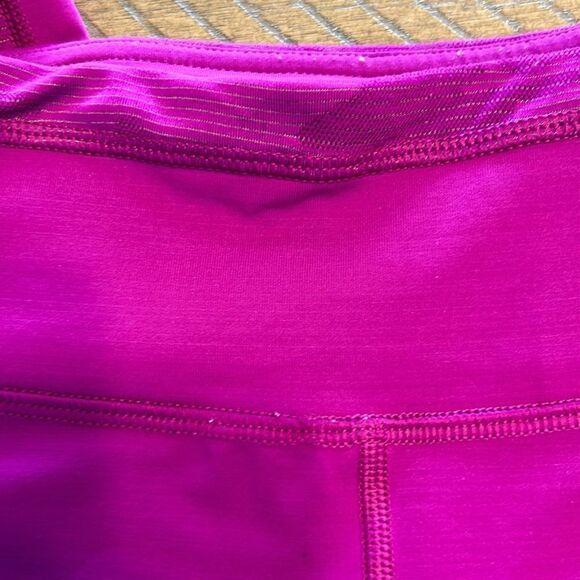 Lululemon capri leggings size 6. Camo - Picture 2 of 16